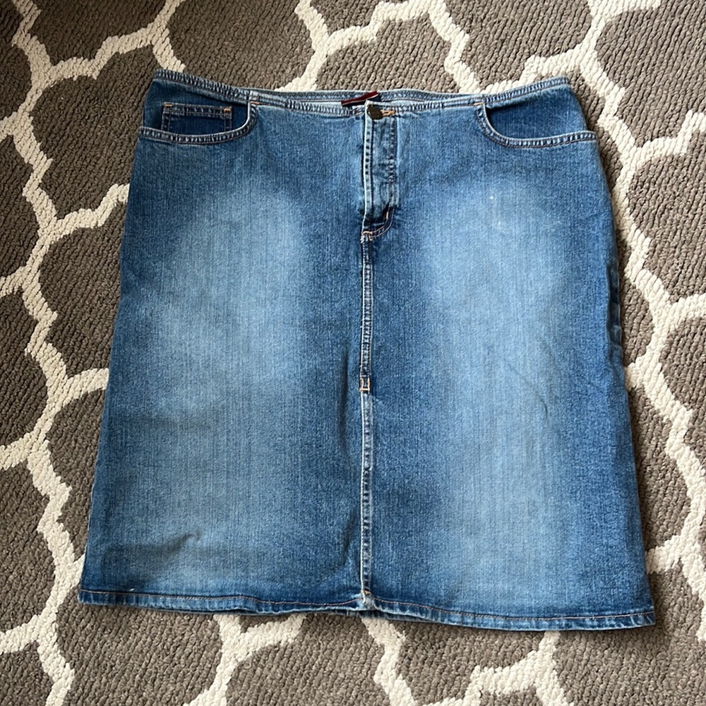Vintage Classic Blue Denim Skirt/Denver Hayes/Y2K/ Size 36 (like a 16)/see note